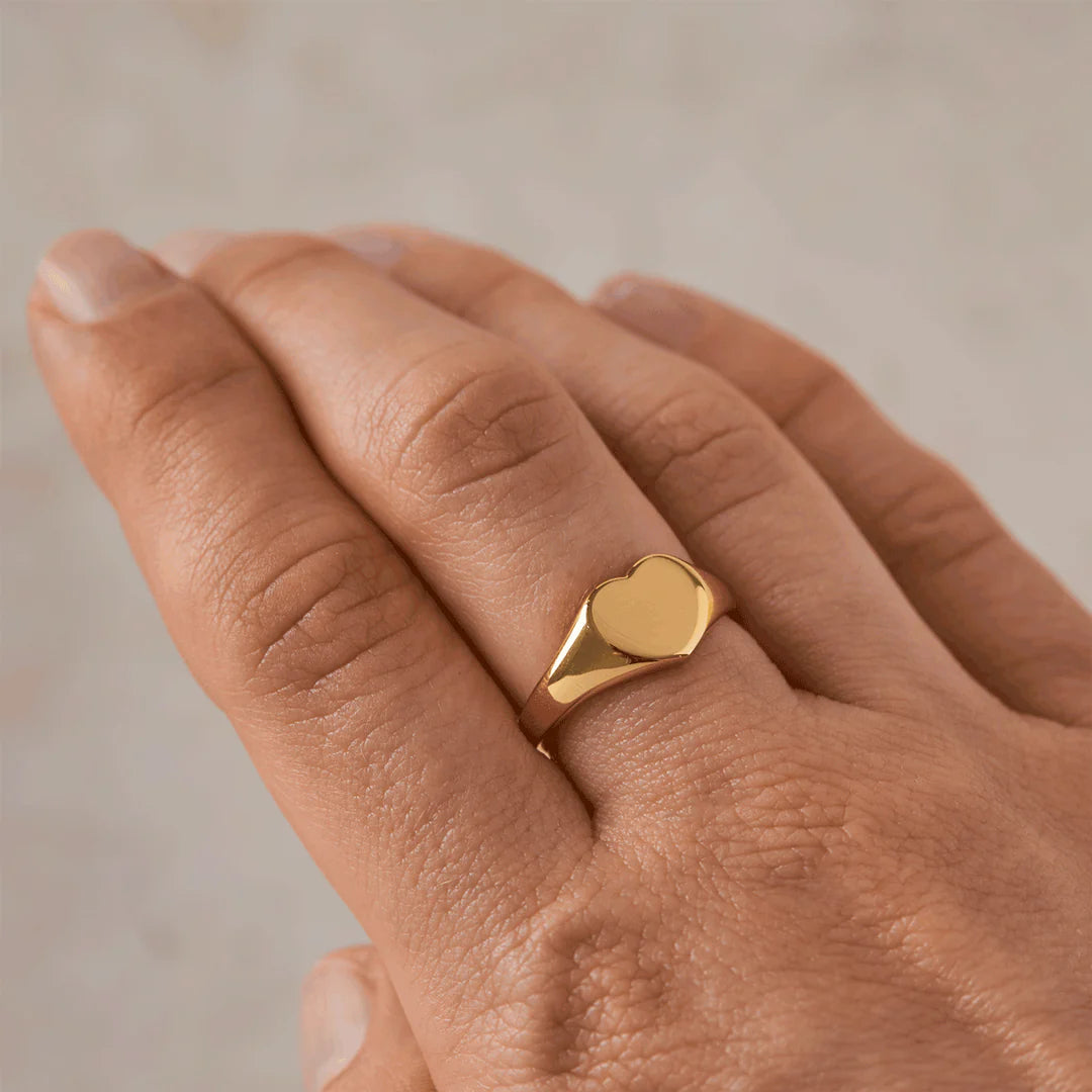 Amore Signet Ring - Gold