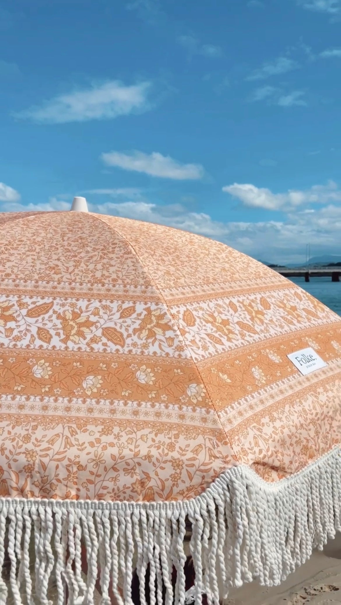 HONEY OAK BEACH UMBRELLA